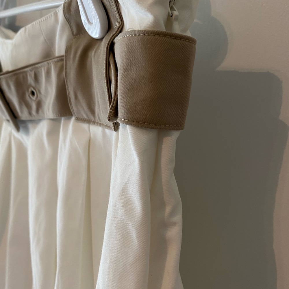 Maeve pleated skort in white with tan belt, size 4. - Picture 3 of 4